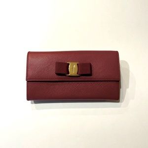 Miss Vara Bow Wallet Red Leather Salvatore Ferragamo (Classic Collection)